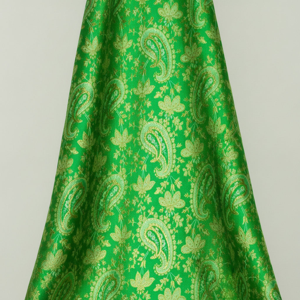 GRØNT SATENG JACQUARD STOFF MED BLADER (bilde 2 av 3)