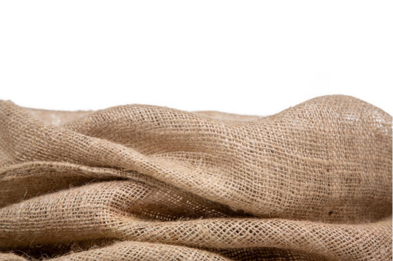 KRAFTIG NATURLIG HESSIAN – RUSTIKK OVERFLATE & STIVT FALL