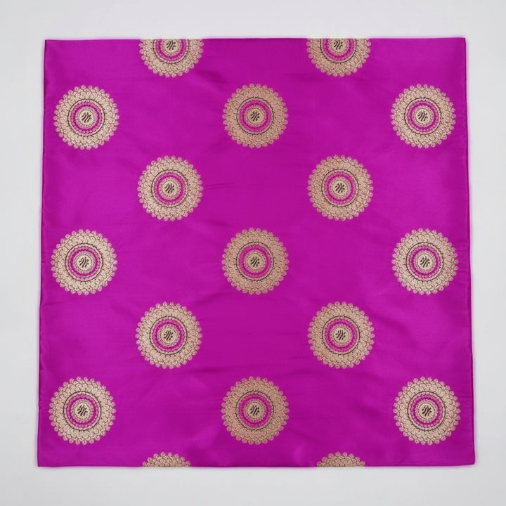 LILLA SATENG JACQUARD STOFF MED SOLSIKKER (bilde 1 av 3)