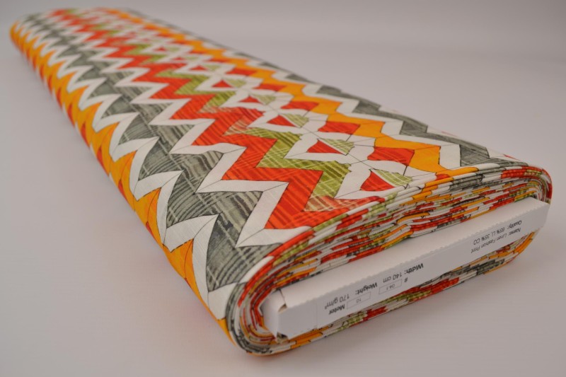 FARVERIG HØR MED GEOMETRISK ZIGZAG – ORANGE, RØD & OLIVEN – på rulle