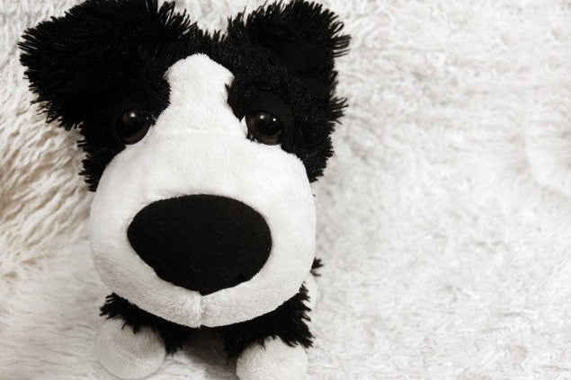 GUL LANGHÅRET PLYSJSTOFF – 30 MM LUGG OG ENVEIS STREKK