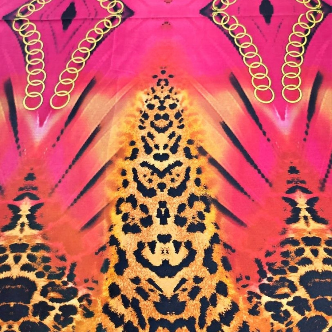 RØD SILKESTOFF MED LEOPARDMØNSTER (bilde 3 av 3)