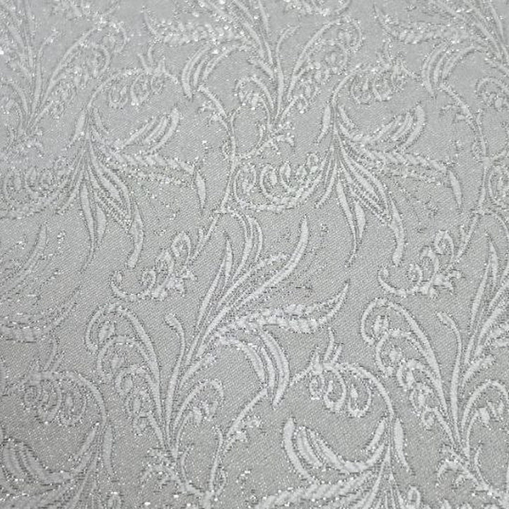 Sølv satengjacquard stoff med blomster — nærbilde