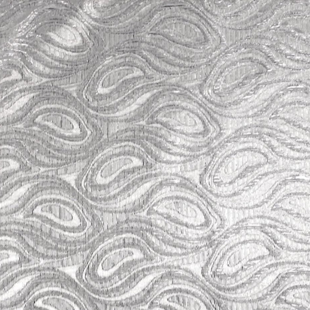 SØLV SATENG JACQUARD STOFF MED DRÅPEMOTIV (bilde 3 av 3)