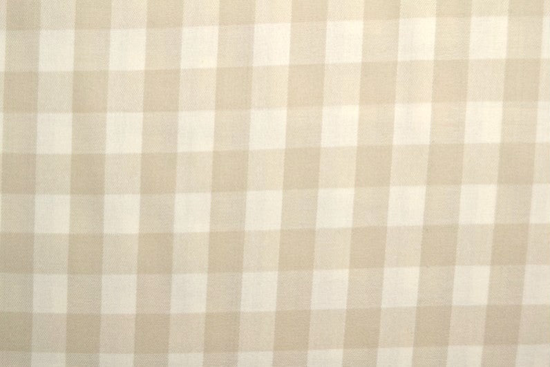 HVIT OG BEIGE SKOTSKRUTET FLANELL
