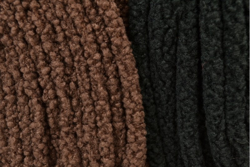 SVART TEDDYSTOFF MED STREKK - MYKT & VARMEISOLERENDE