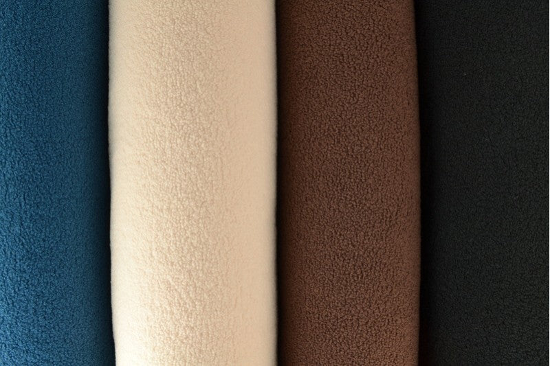 BEIGE TEDDYSTOFF MED STREKK - MYKT & VARMEISOLERENDE