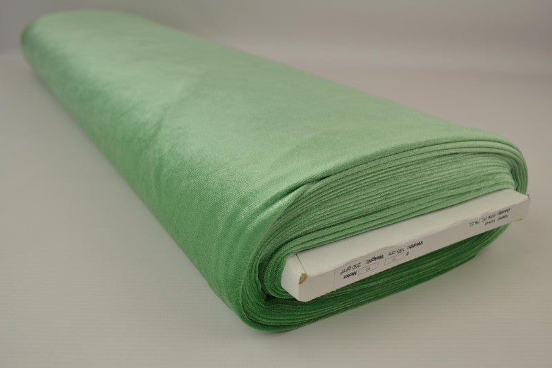 GRØNN VELOUR MED STREKK