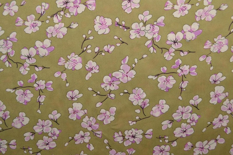 Viskosestoff med kirsebærblomst trykk – karri & hvit (bilde 3 av 9)