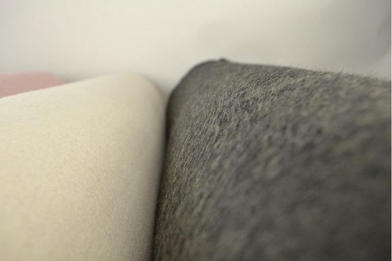 LYSEROSA TUNGT ULLSTOFF TIL KÅPER & JAKKER – 600 G/M² & TENCEL-MYKHET